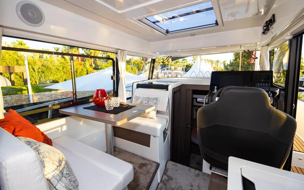 slider 2 Jeanneau Merry Fisher 895 Sport