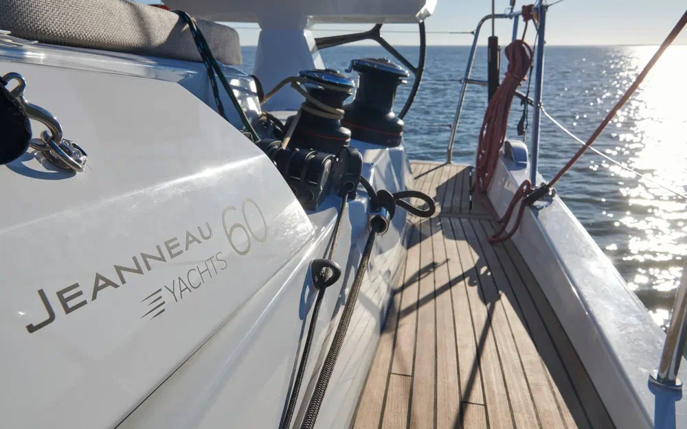 slider 4 Jeanneau 60
