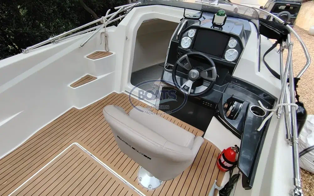 slider 8 Quicksilver 555 Open