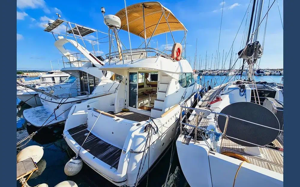slider 1 Jeanneau Prestige 32 Fly