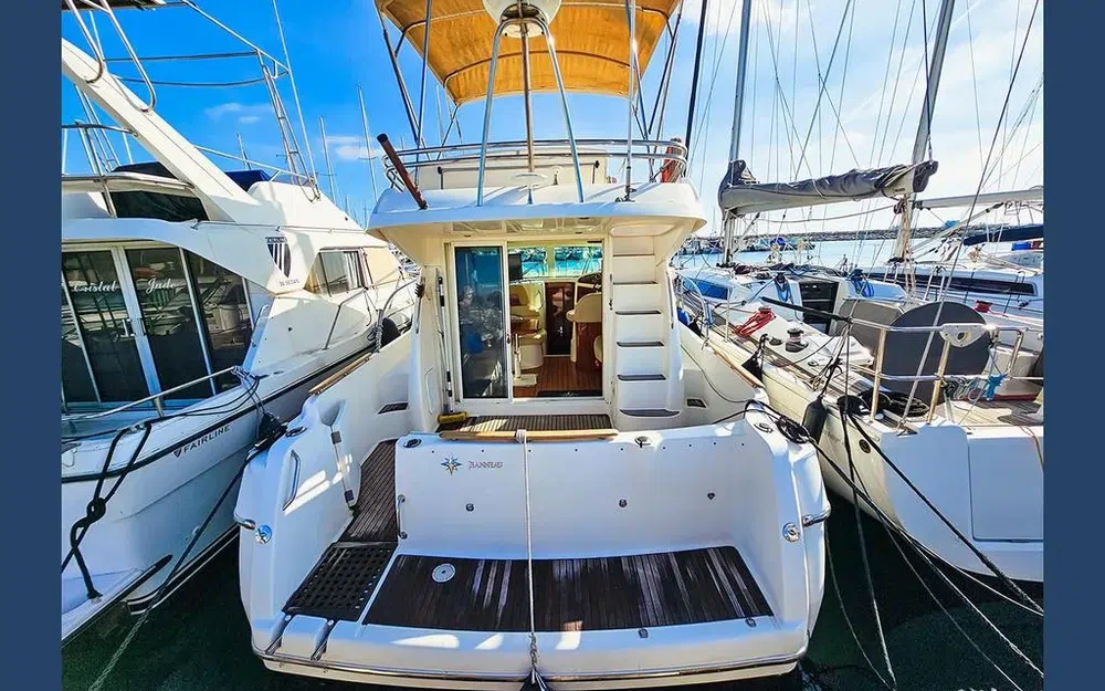 slider 2 Jeanneau Prestige 32 Fly