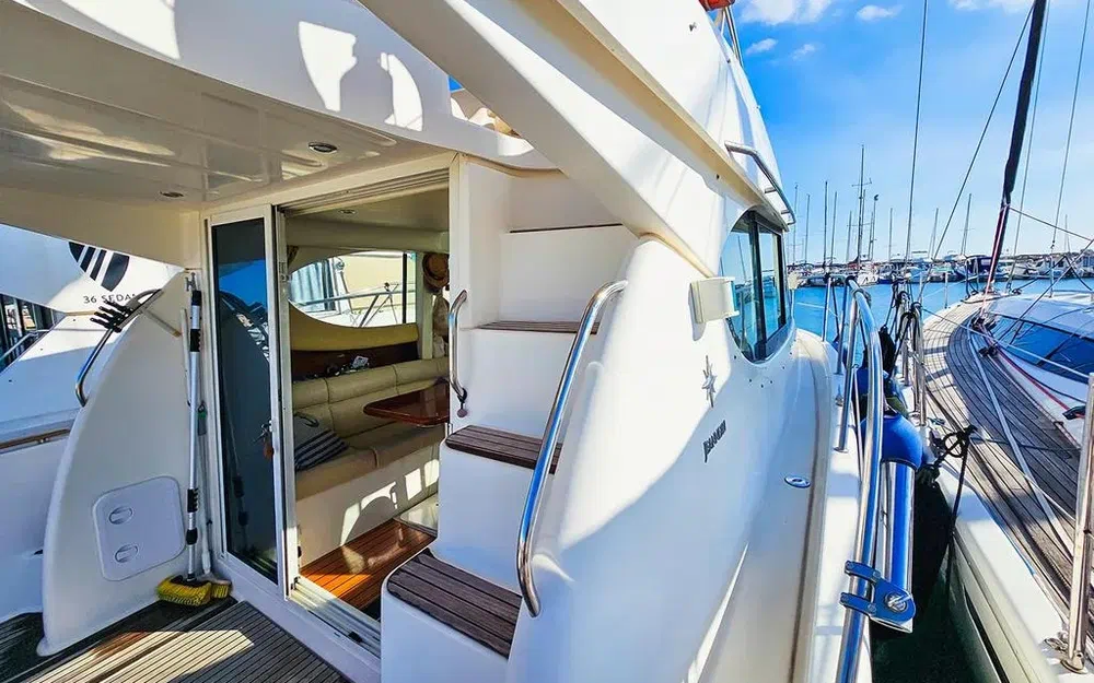 slider 5 Jeanneau Prestige 32 Fly