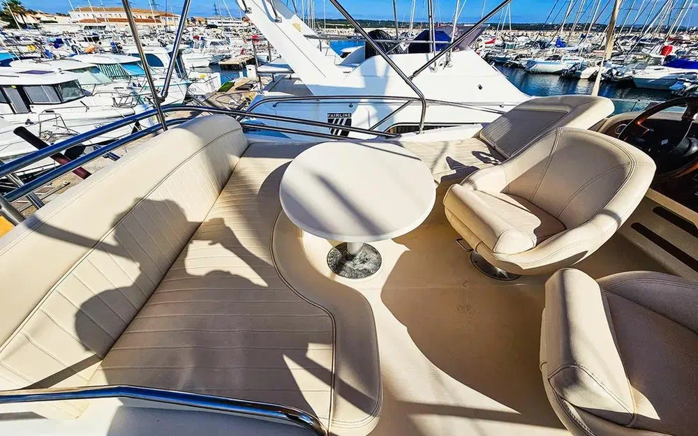 slider 6 Jeanneau Prestige 32 Fly