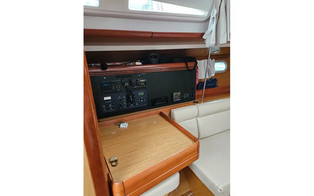 slider 3 Jeanneau Sun Odyssey 42 i