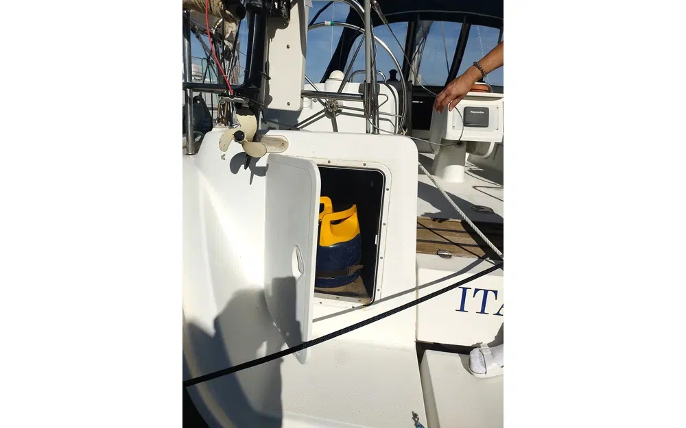 slider 11 Beneteau Cyclades 39.3