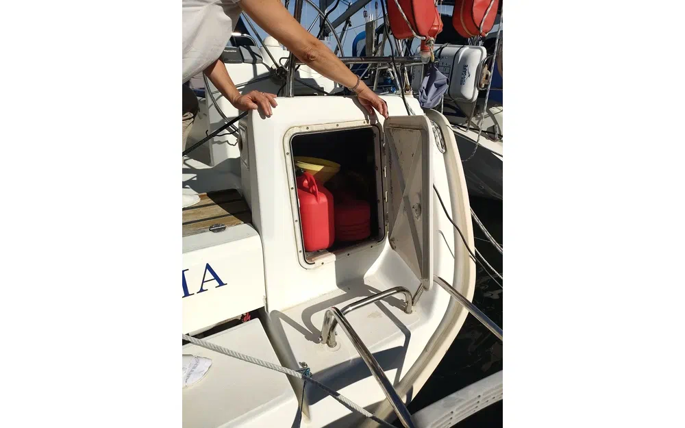 slider 12 Beneteau Cyclades 39.3