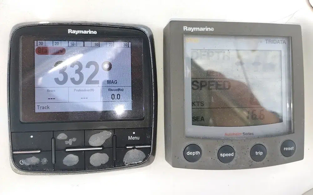 slider 8 Beneteau Cyclades 39.3