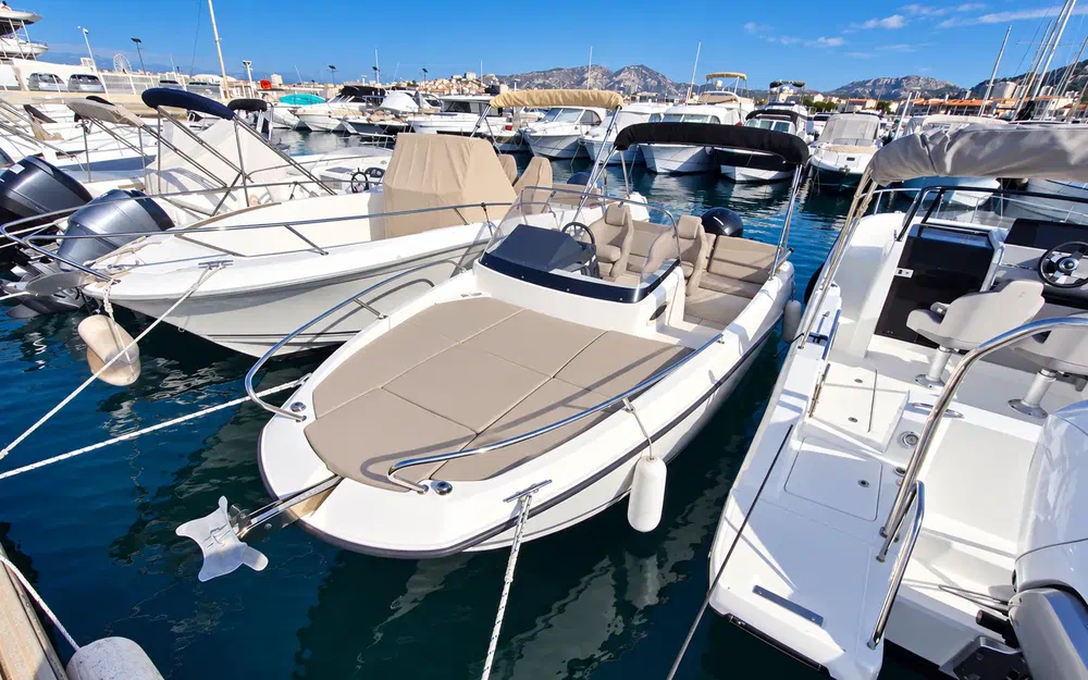 slider 2 Quicksilver 605 Sundeck