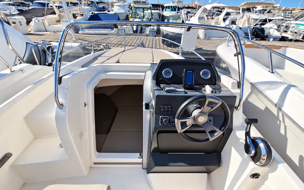 slider 5 Quicksilver 605 Sundeck