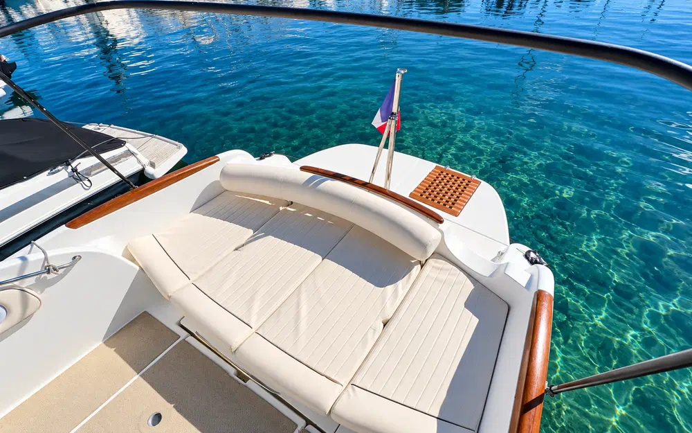 slider 13 Jeanneau Leader 705