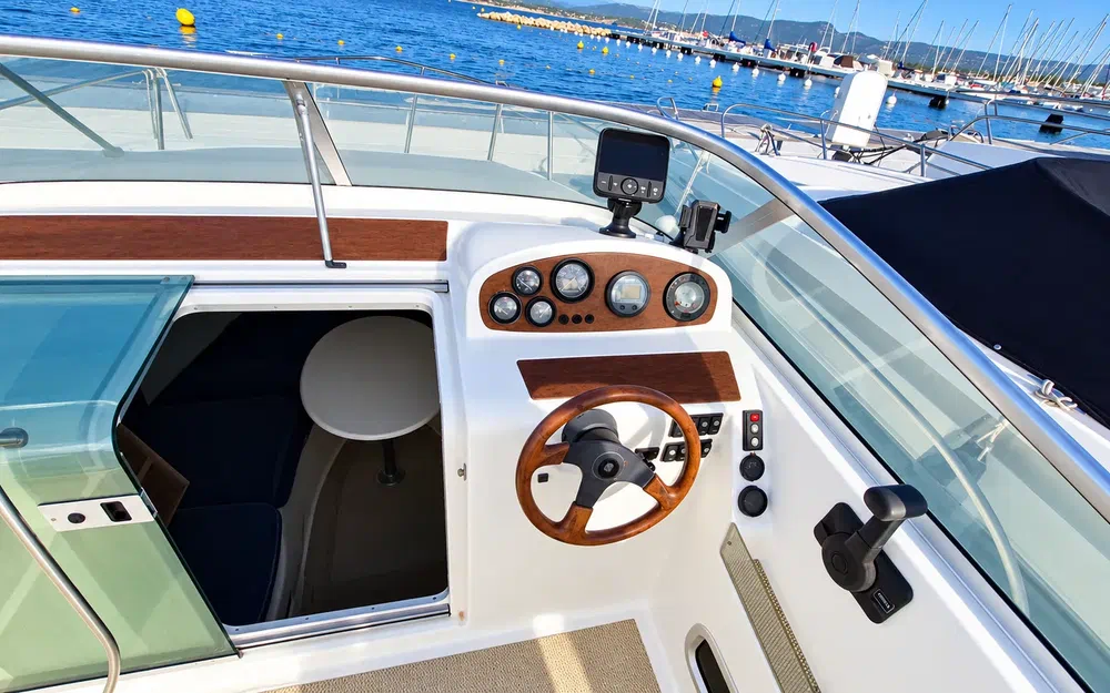 slider 5 Jeanneau Leader 705