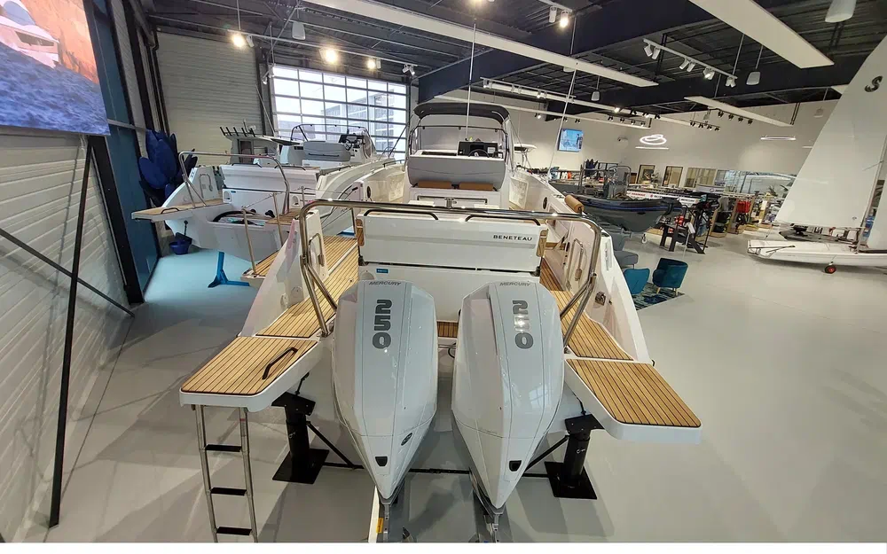 slider 2 Beneteau Flyer 9 Spacedeck