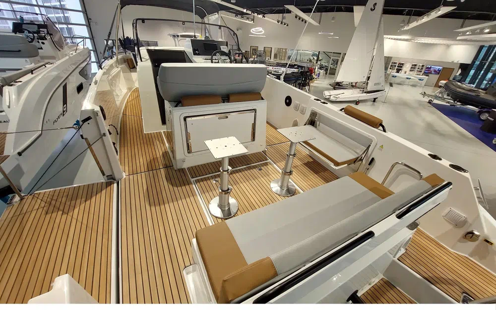 slider 3 Beneteau Flyer 9 Spacedeck