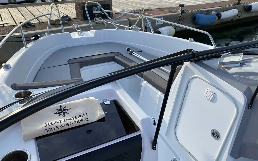 slider 2 Jeanneau Cap Camarat 6.5 BR