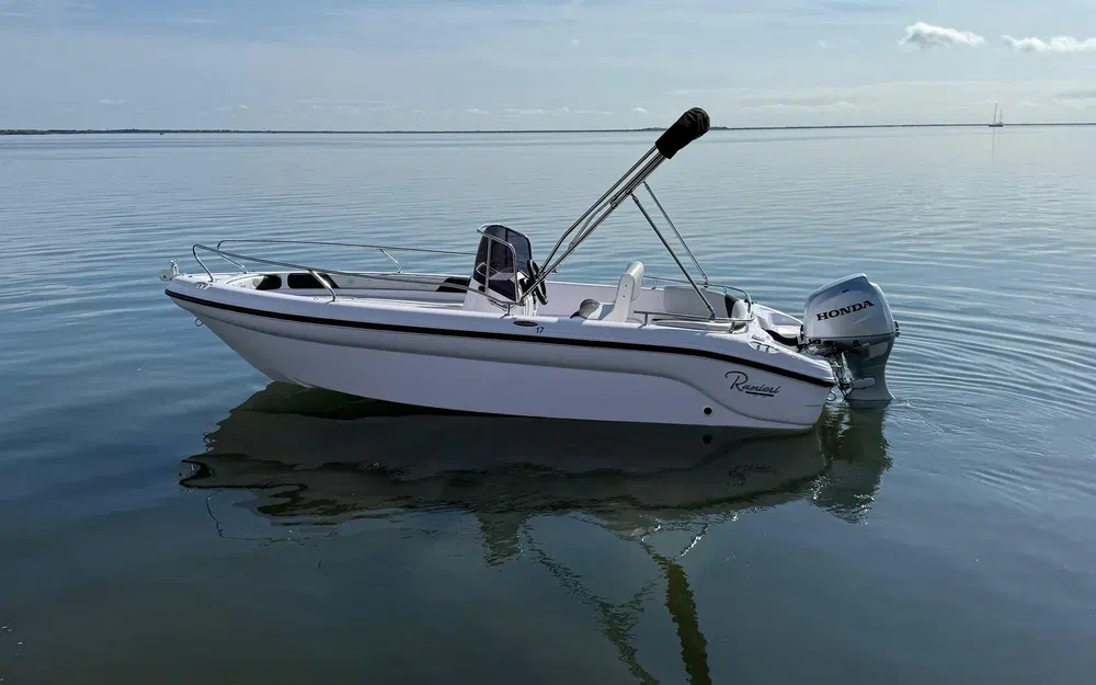 slider 0 Ranieri Voyager 17