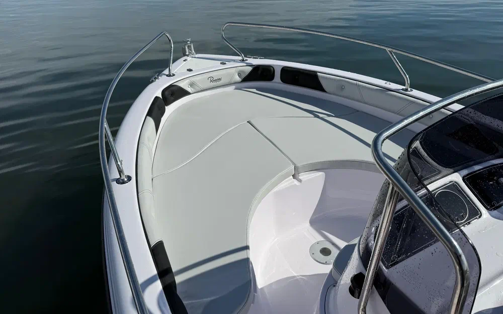slider 1 Ranieri Voyager 17