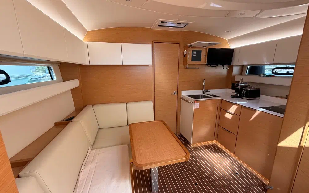 slider 16 Bavaria 400 Hard Top