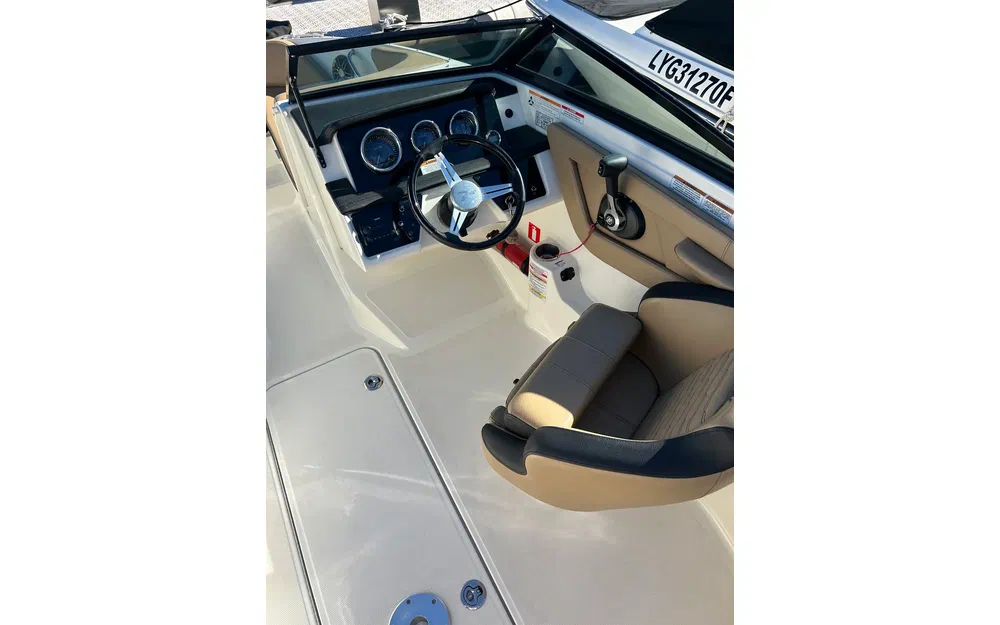 slider 4 Sea Ray 190 SPX