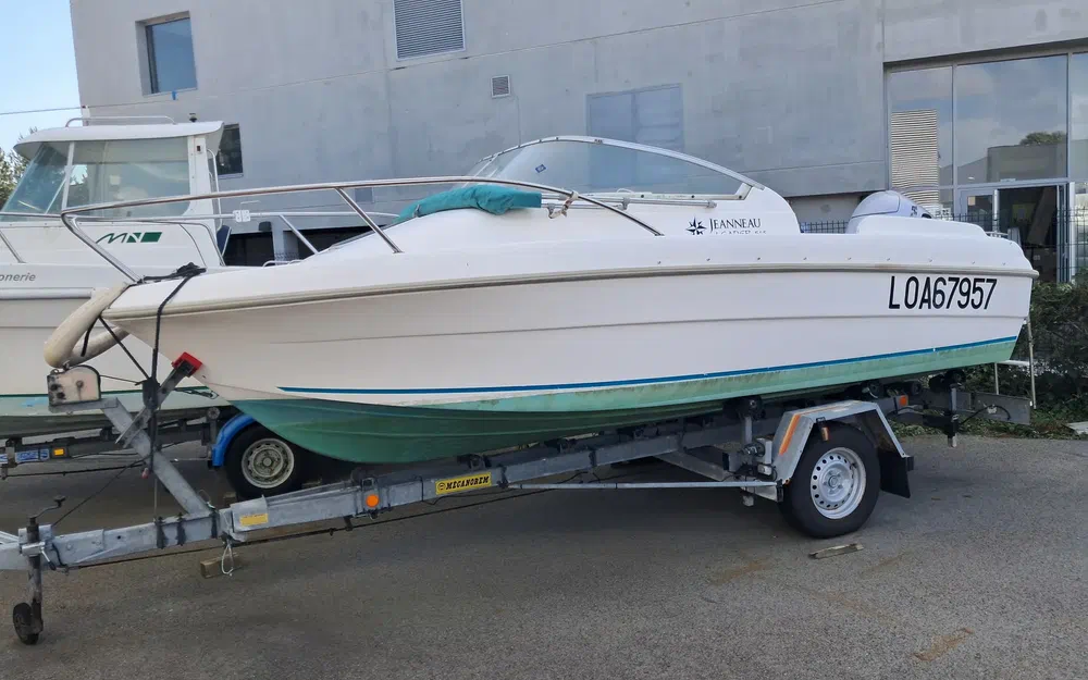 slider 0 Jeanneau Leader 545
