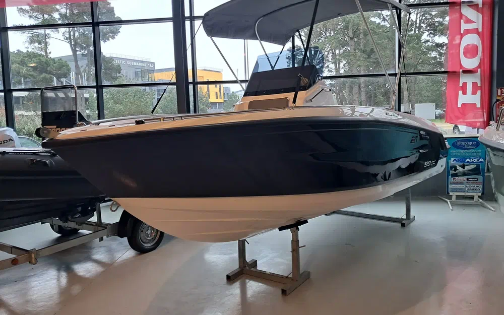 slider 1 Compass Boat 190
