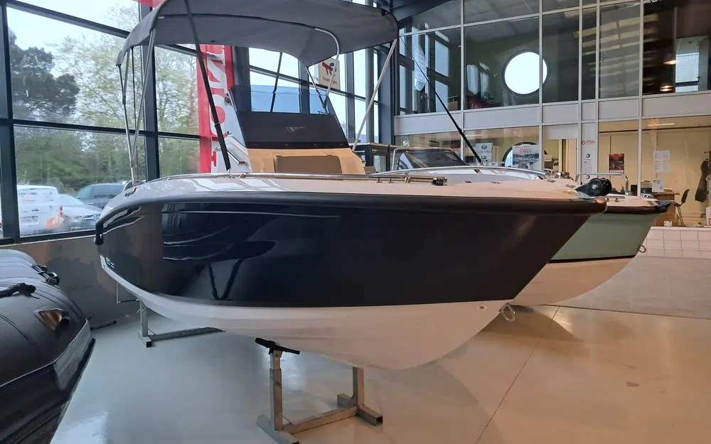 slider 5 Compass Boat 190