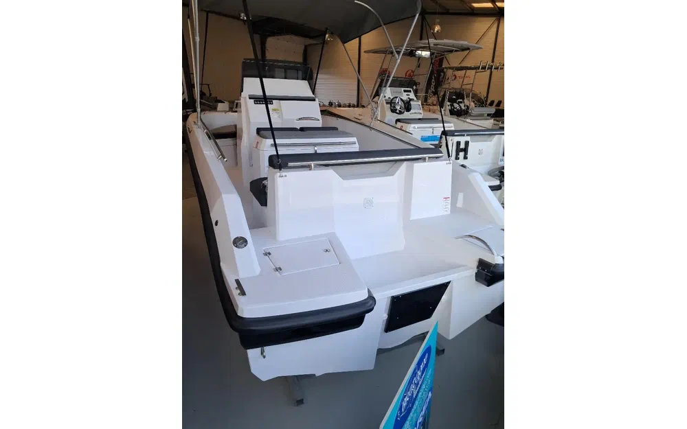 slider 8 Compass Boat 190