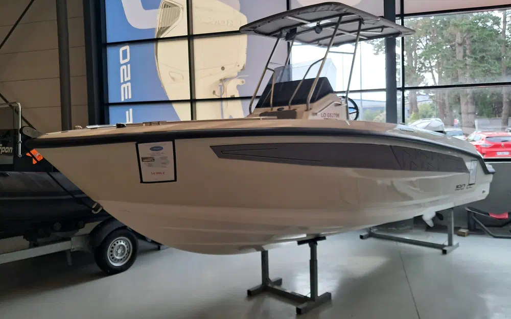 slider 4 Compass Boat 190