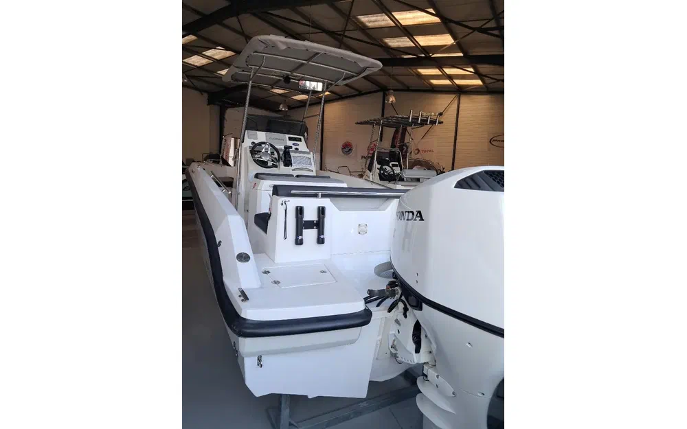 slider 6 Compass Boat 190