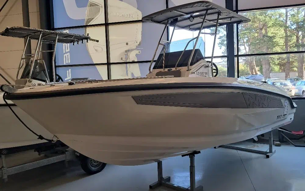 slider 8 Compass Boat 190