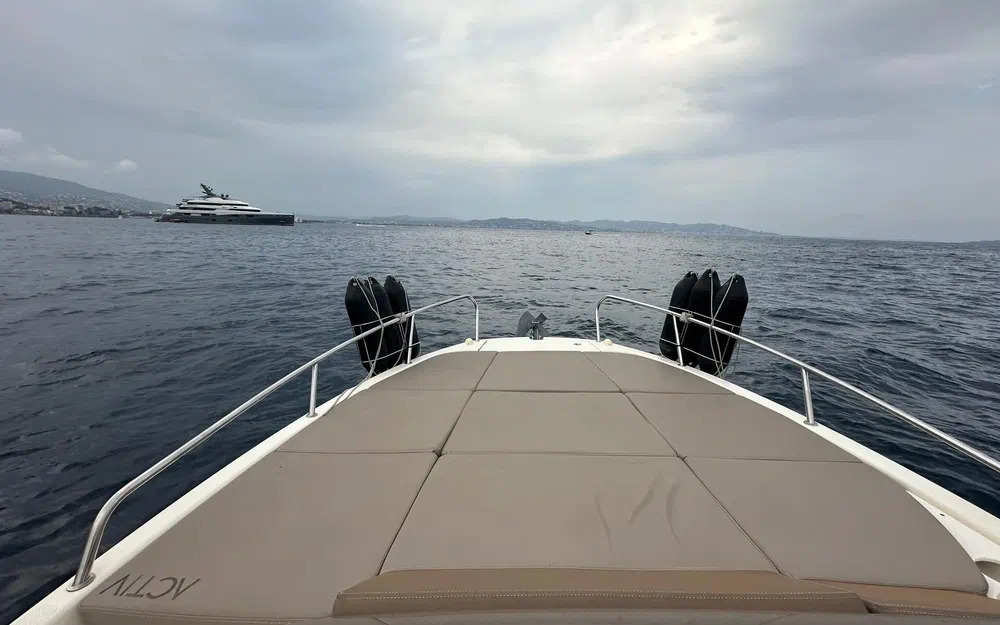 slider 16 Quicksilver Activ 755 Sundeck