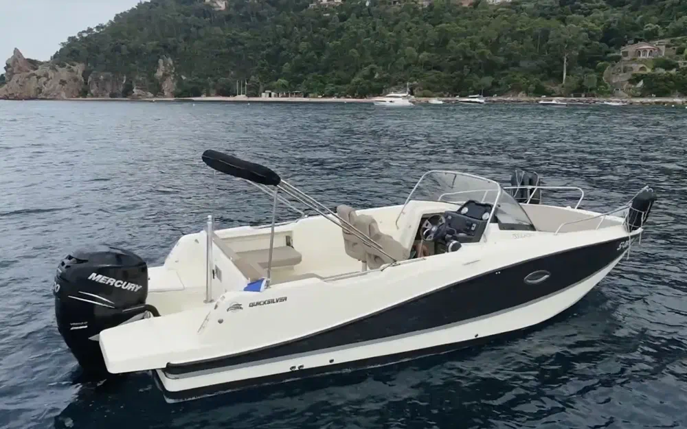 slider 1 Quicksilver Activ 755 Sundeck