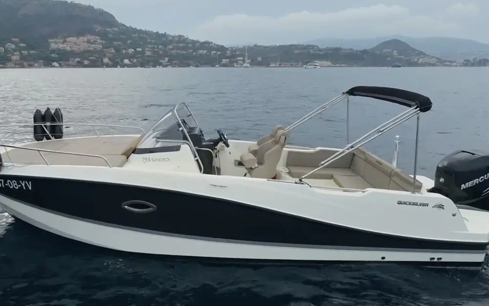 slider 2 Quicksilver Activ 755 Sundeck