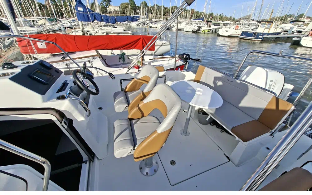slider 4 Beneteau Flyer 7 SUNdeck