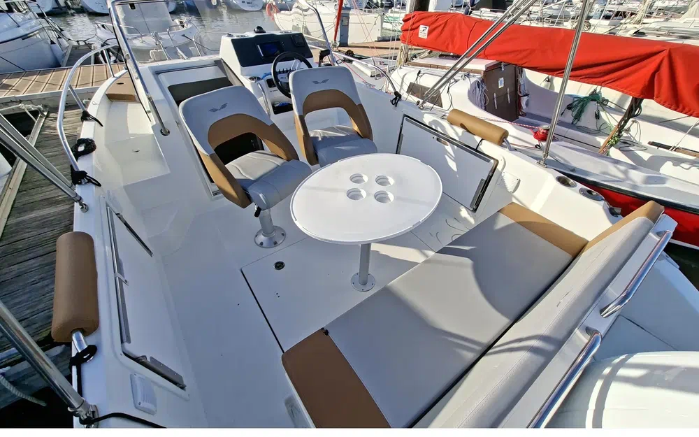 slider 5 Beneteau Flyer 7 SUNdeck