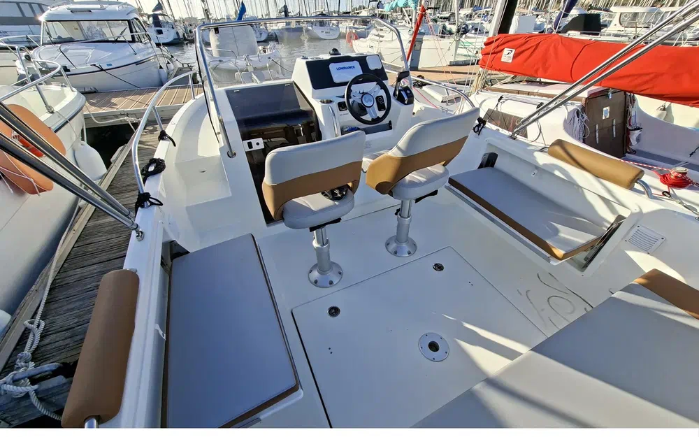 slider 7 Beneteau Flyer 7 SUNdeck