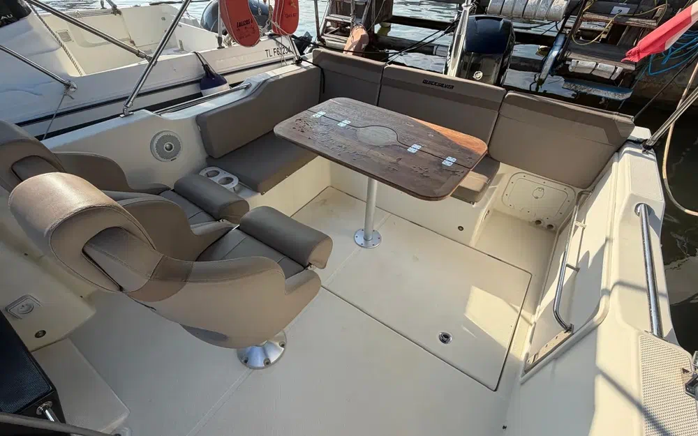 slider 11 Quicksilver Activ 755 Sundeck