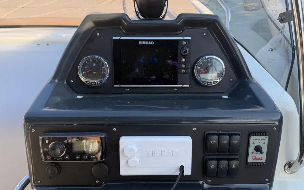 slider 12 Quicksilver Activ 755 Sundeck