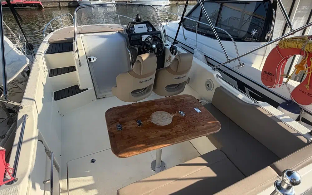 slider 13 Quicksilver Activ 755 Sundeck