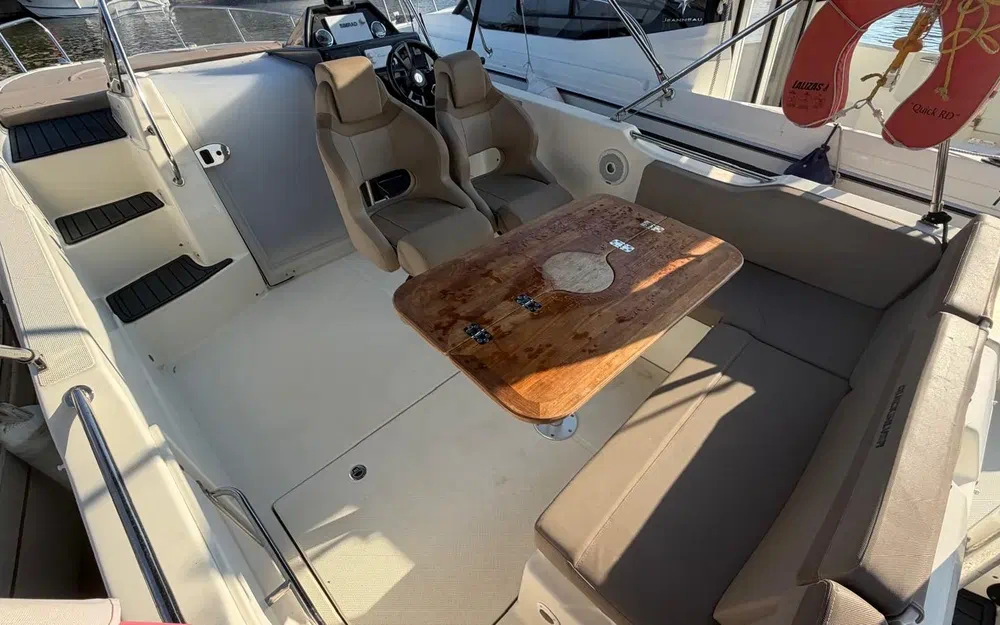 slider 15 Quicksilver Activ 755 Sundeck