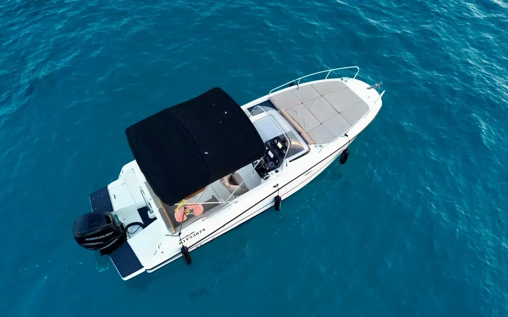 slider 1 Quicksilver Activ 755 Sundeck
