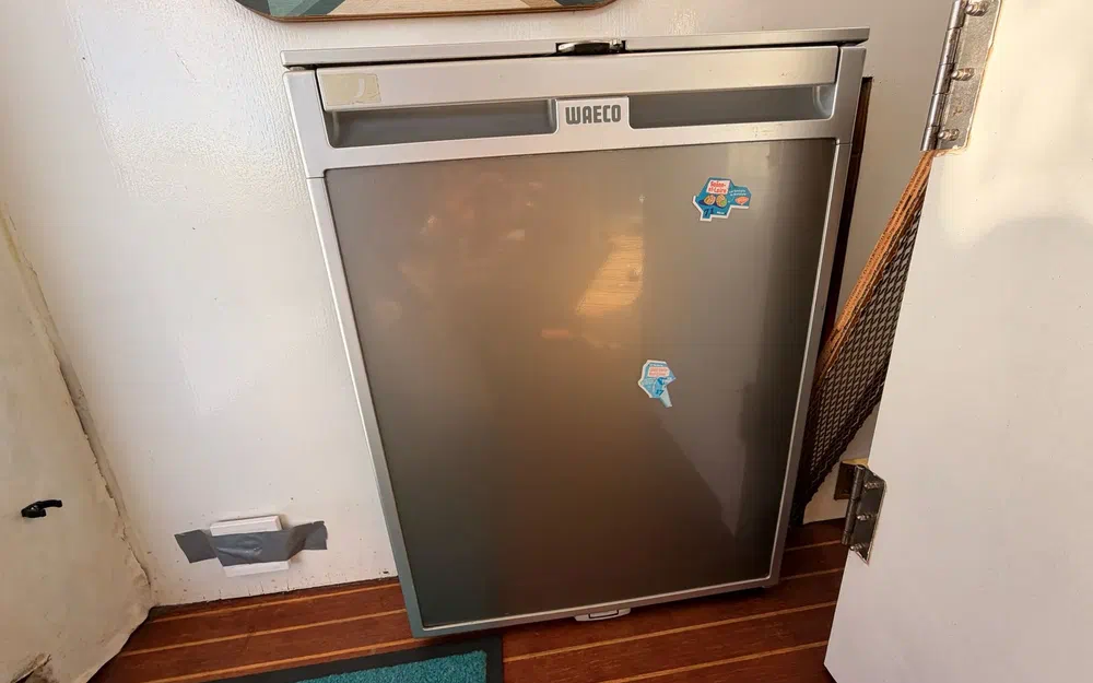 slider 17 Beneteau Antares 860
