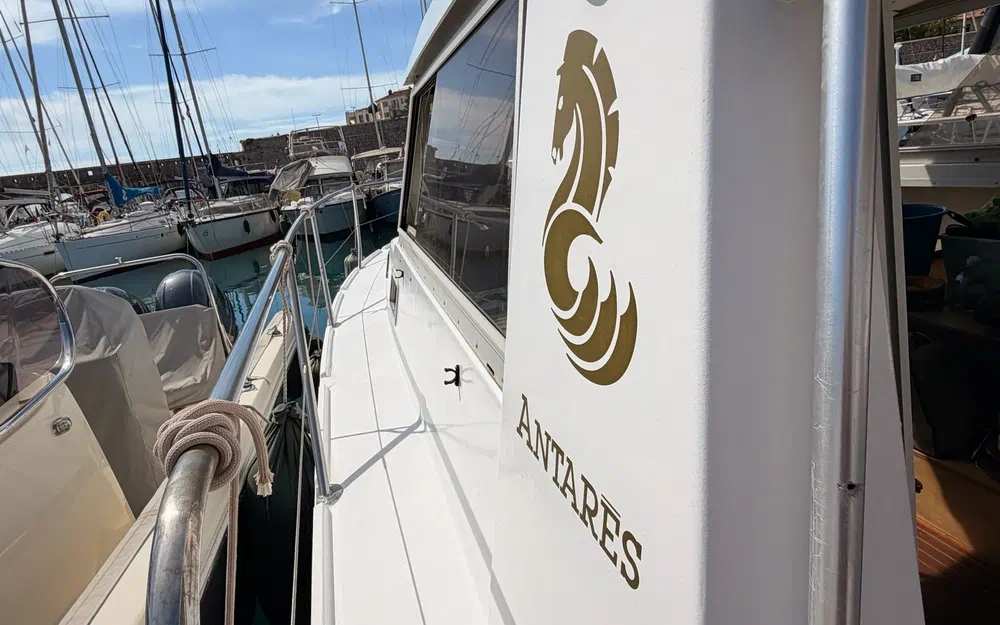 slider 3 Beneteau Antares 860