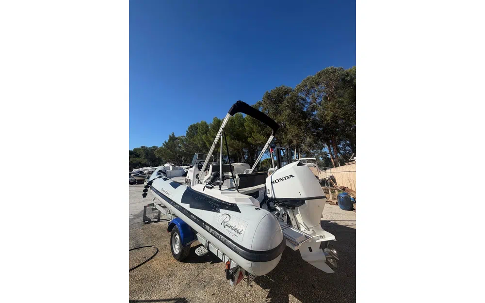 slider 3 Ranieri Cayman 21 Sport