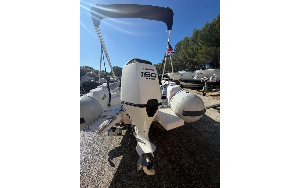 slider 4 Ranieri Cayman 21 Sport