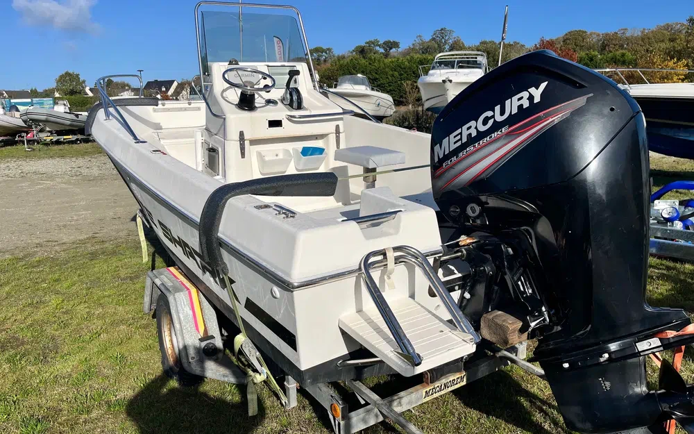 slider 1 Kelt White Shark 175