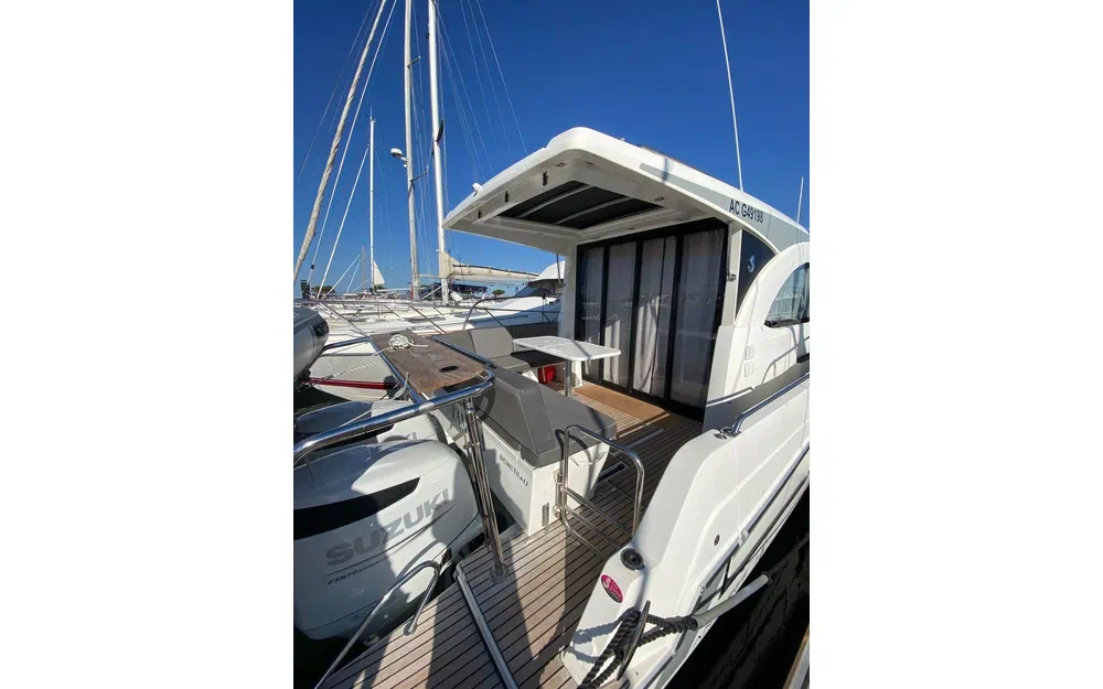 slider 9 Beneteau Antares 11