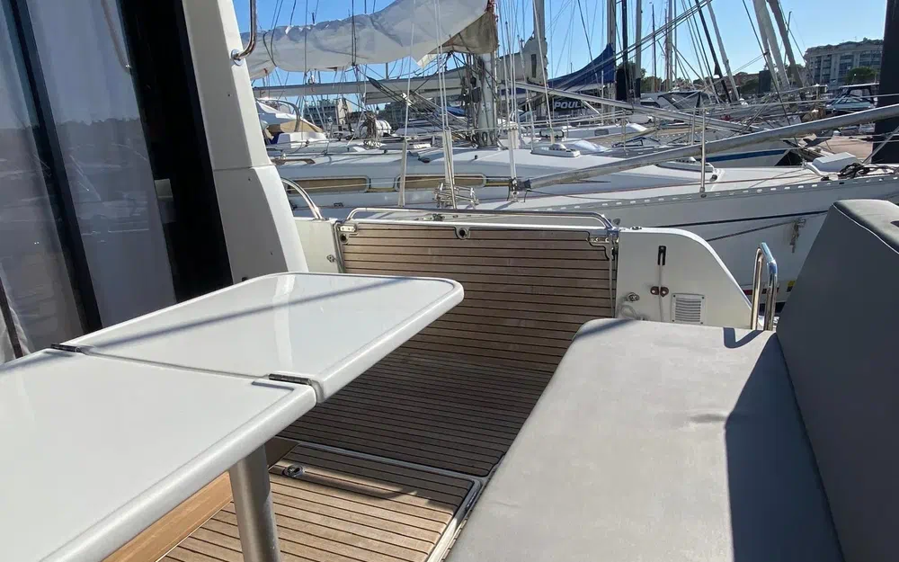 slider 12 Beneteau Antares 11