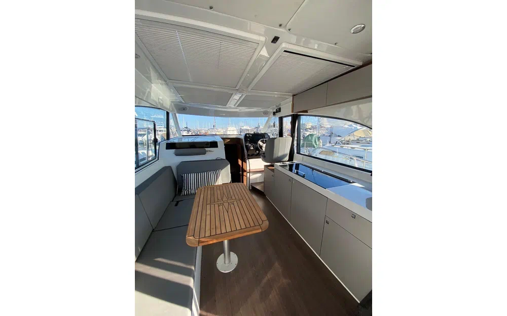 slider 13 Beneteau Antares 11