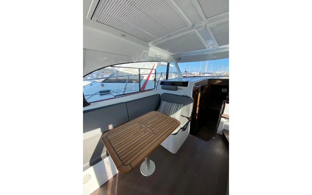 slider 14 Beneteau Antares 11