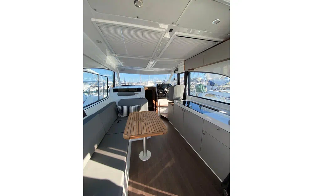 slider 17 Beneteau Antares 11